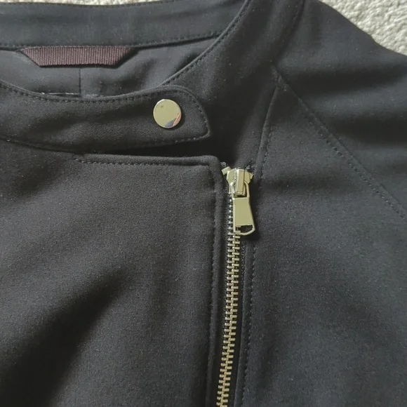 Ladies Jacket - Picture 2 of 4